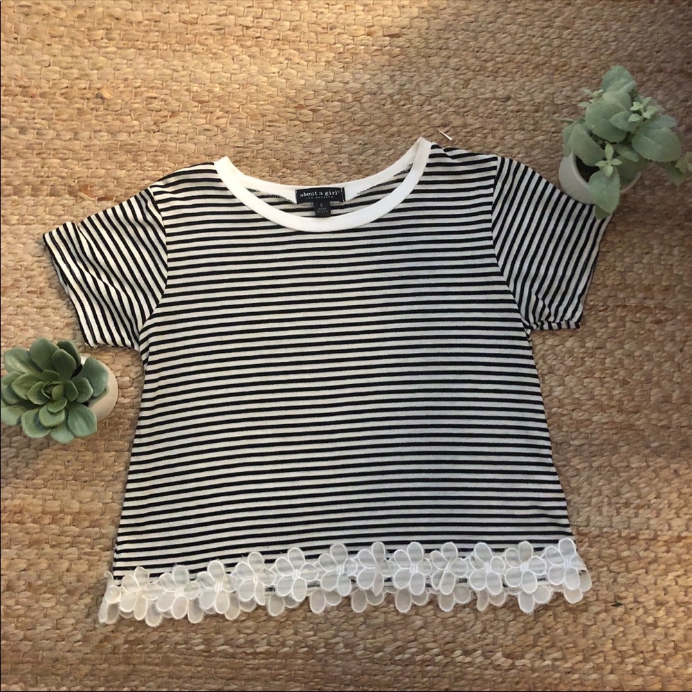 Crop Top Tshirt - Picture 1 of 2
